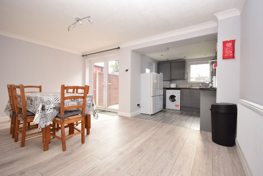 Property photo 3 of 6 Dining Area