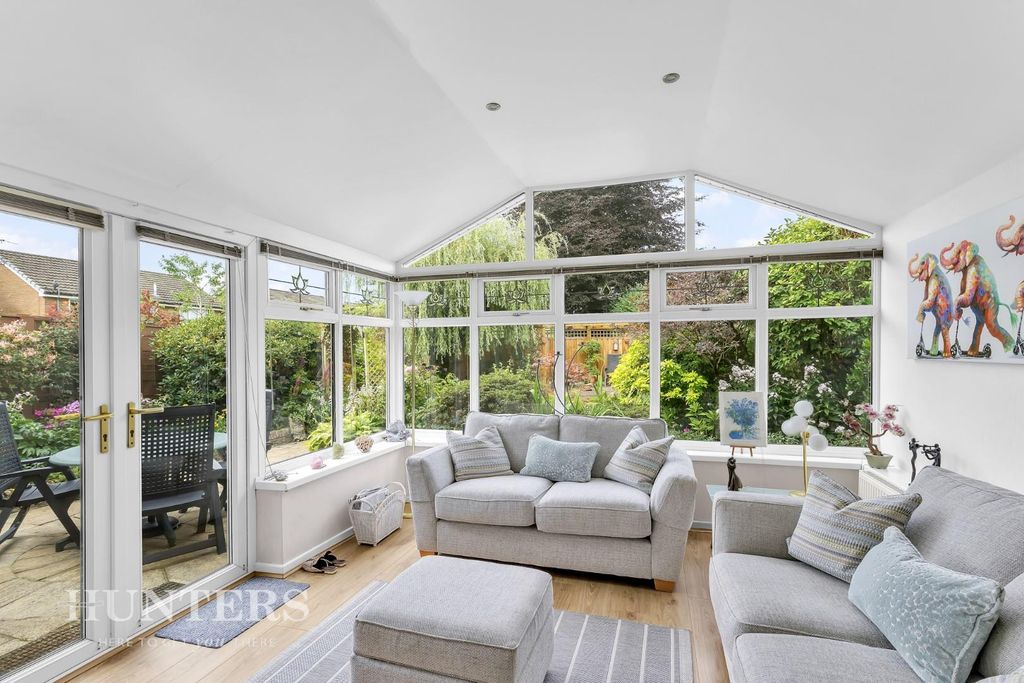 Property photo 3 of 26 Conservatory