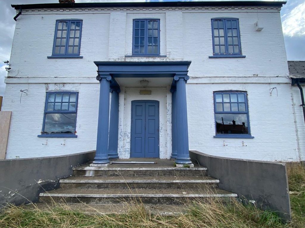 Property photo 1 of 14