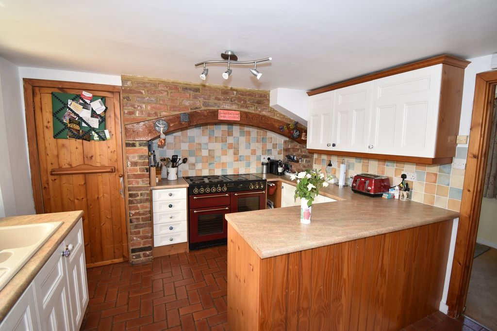 Property photo 2 of 23