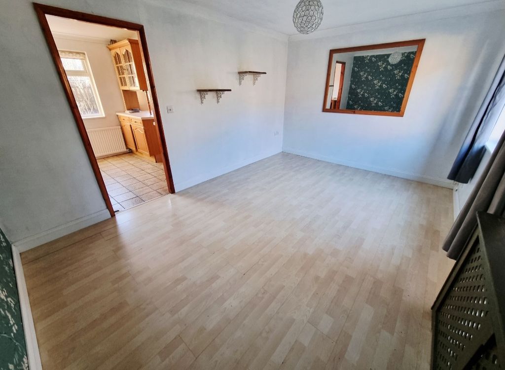 Property photo 3 of 10 Living Room