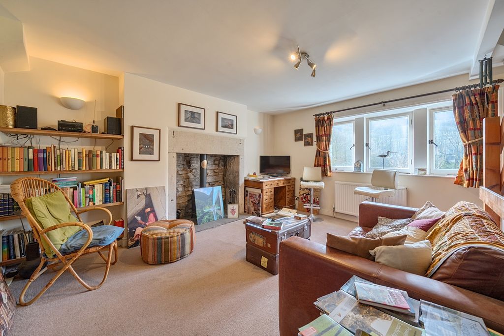 Property photo 3 of 15 Living Room 1