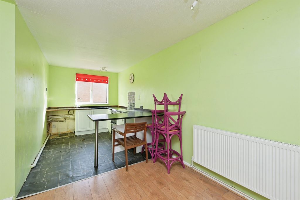 Property photo 3 of 17