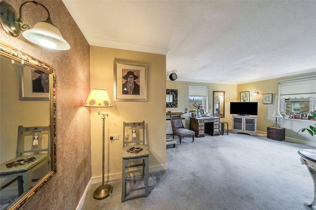 Property photo 2 of 20 Lounge/Diner