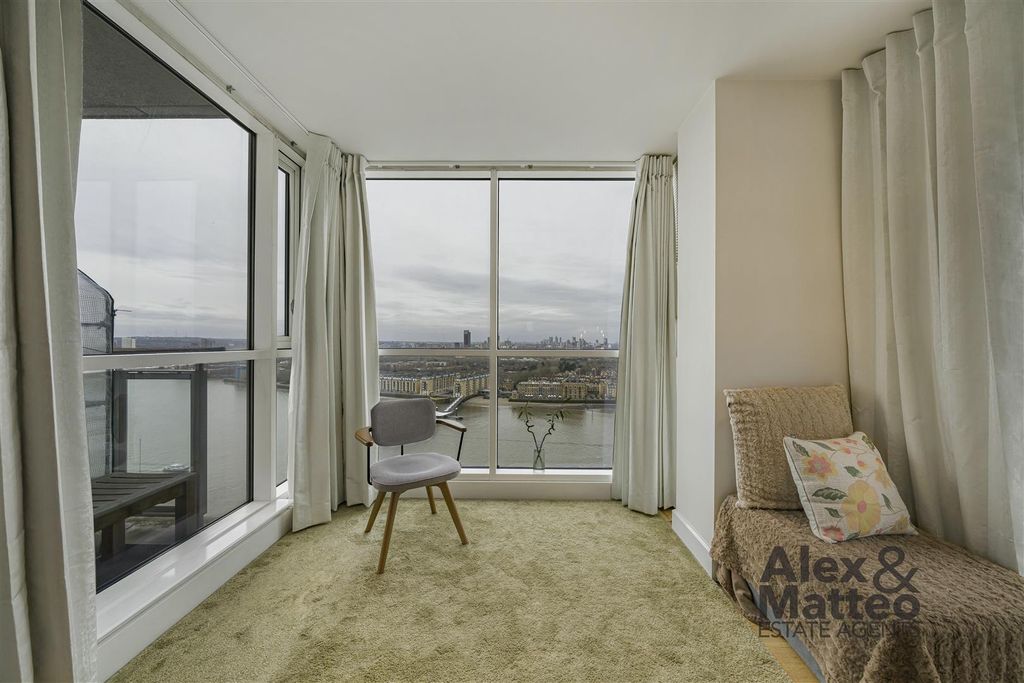 Property photo 3 of 12 Berkeley Tower