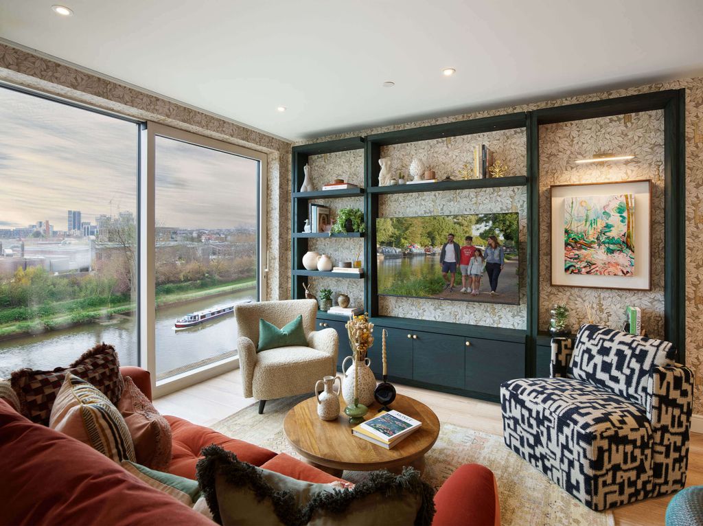 Property photo 3 of 20 Living Room