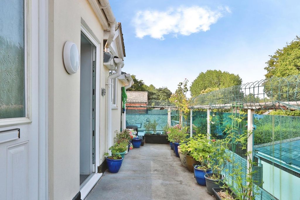 Property photo 2 of 16 Pbox-Img.Jpg