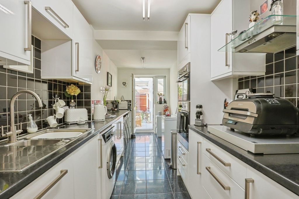 Property photo 3 of 20 Pbox-Img.Jpg