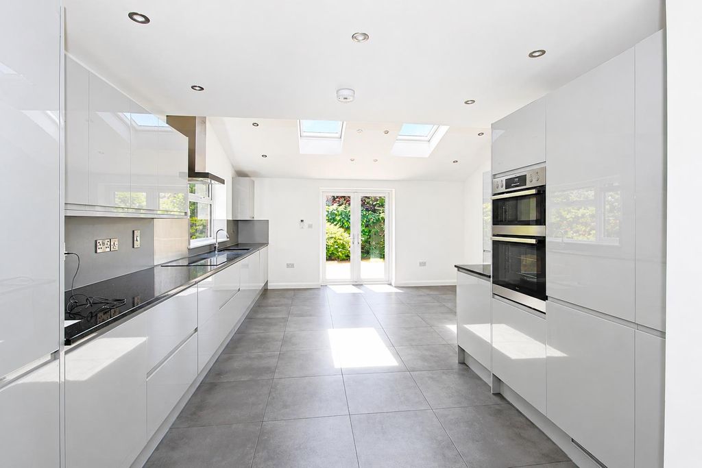 Property photo 2 of 17 9.Png