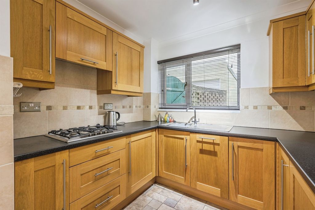 Property photo 3 of 26