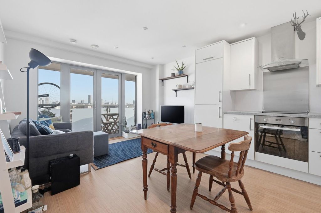 Property photo 2 of 11