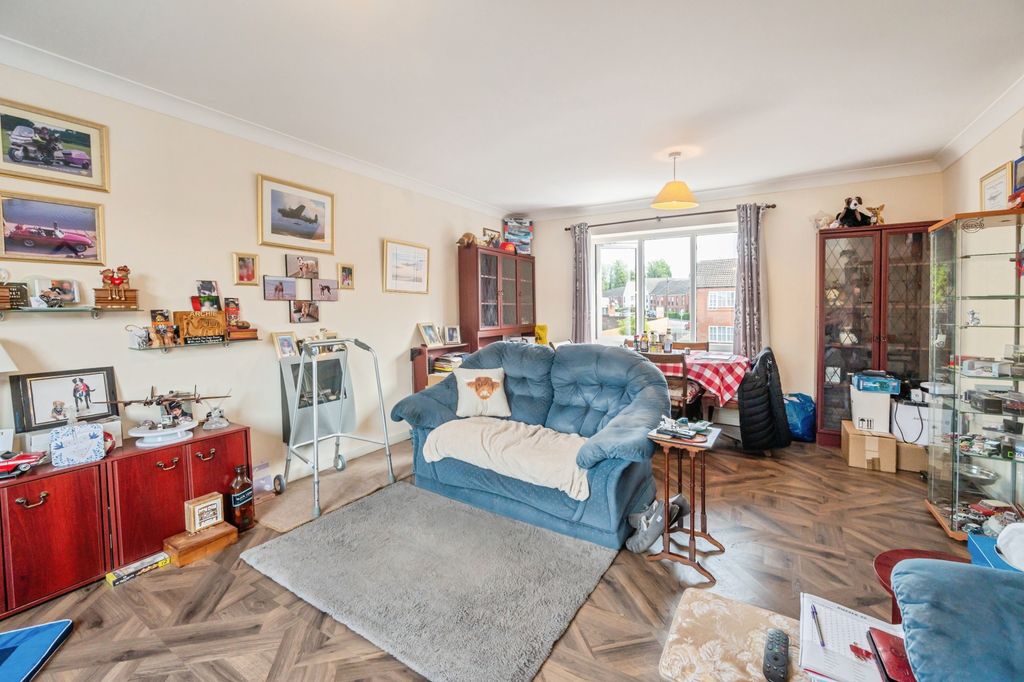 Property photo 3 of 13
