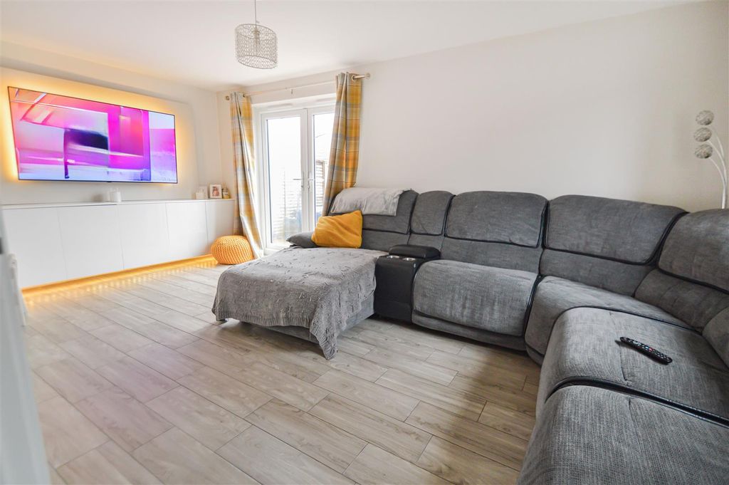 Property photo 2 of 14 9_80746.Png