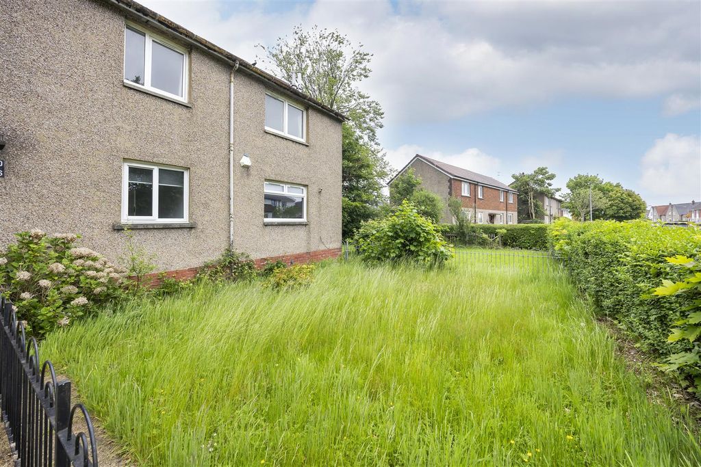 Property photo 2 of 9 52_Blackthorn_Ave_Lenzie_002.Jpg