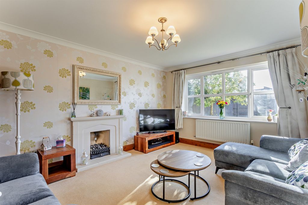 Property photo 3 of 17