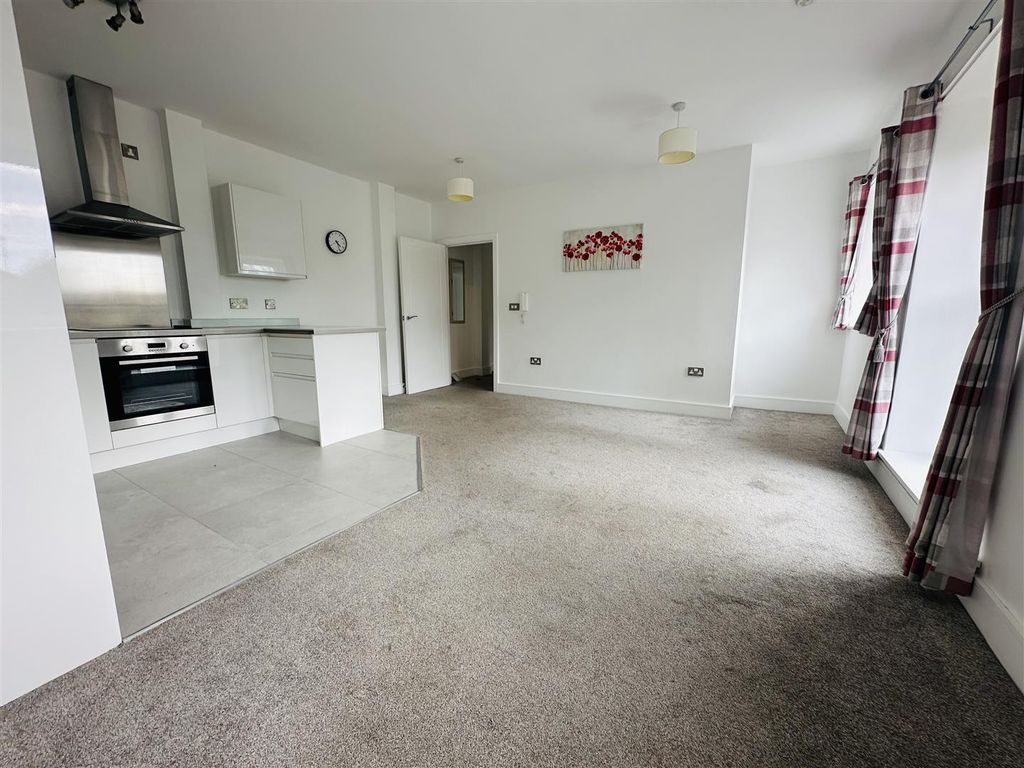 Property photo 3 of 12 Img_0568.Jpeg