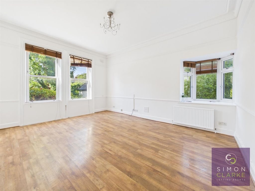 Property photo 2 of 8 Cam05425G0-Pr0155-Still001.Jpg