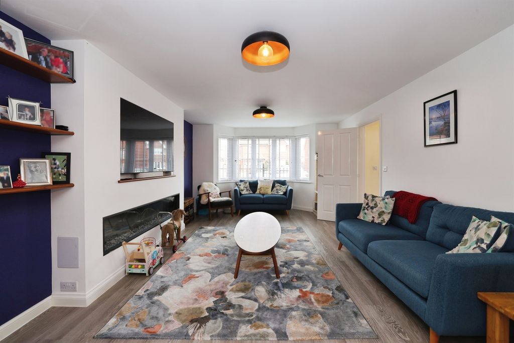 Property photo 2 of 19