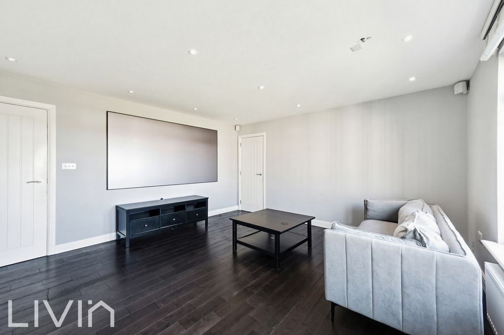 Property photo 3 of 12 3