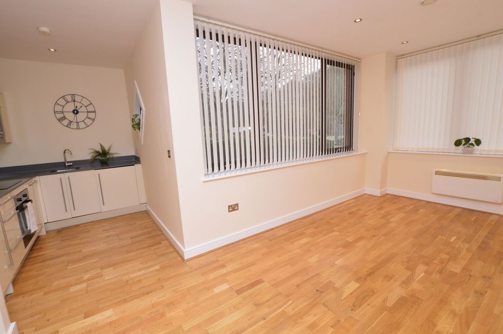 Property photo 2 of 8 Photo 8