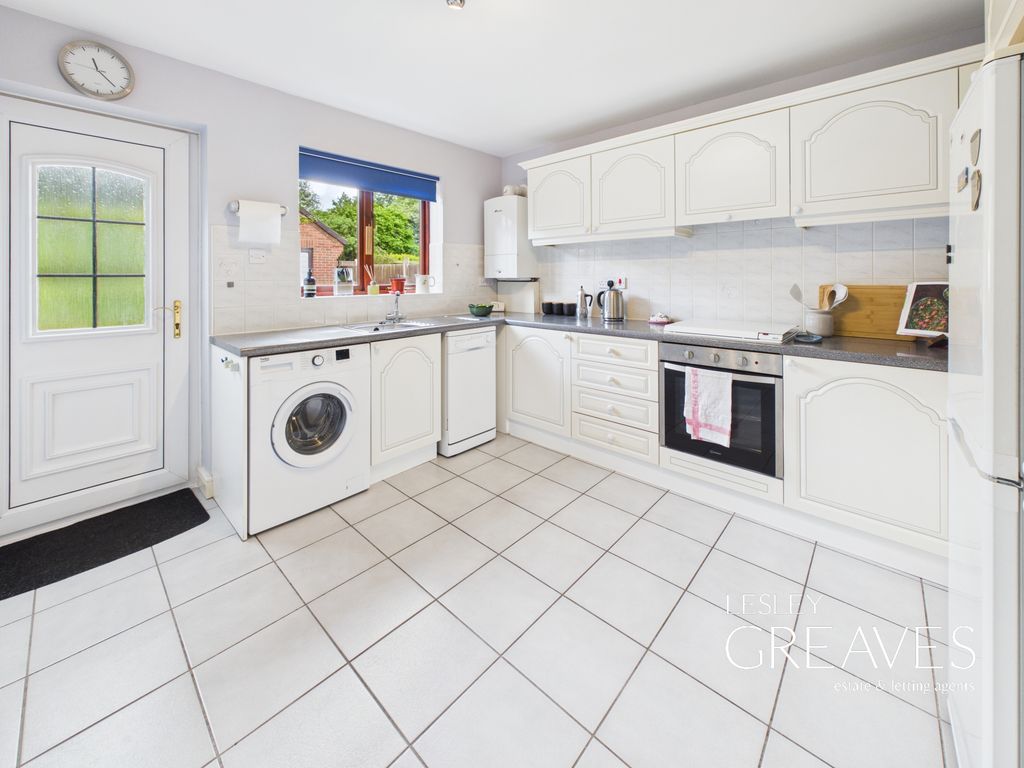 Property photo 3 of 11 Dining Kitchen