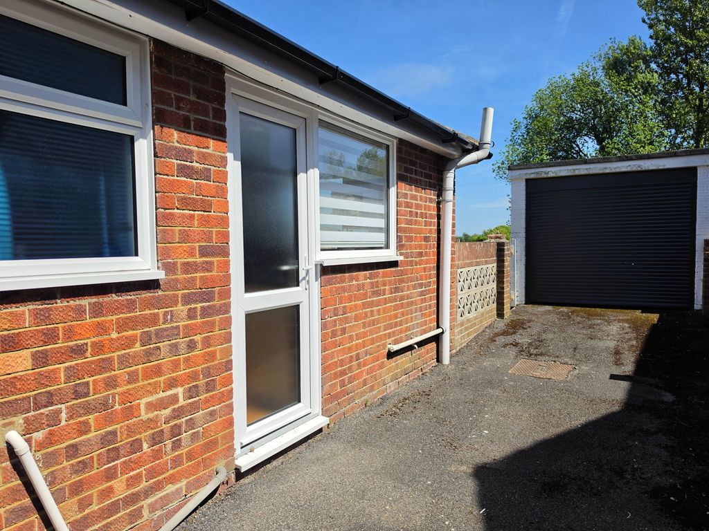Property photo 2 of 25