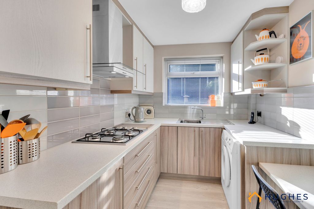 Property photo 3 of 27