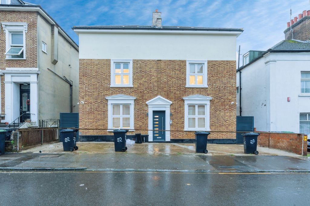 Property photo 1 of 18 1 Bed Flat To Rent Limes Road, London Se13