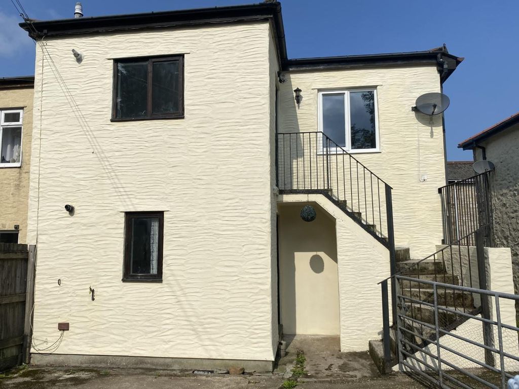 Property photo 1 of 6 Rear Exterior