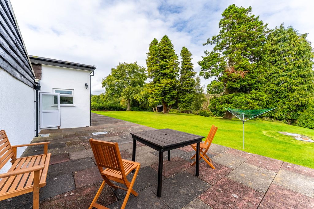 Property photo 2 of 64