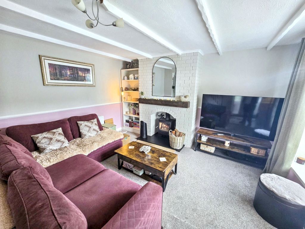 Property photo 2 of 31