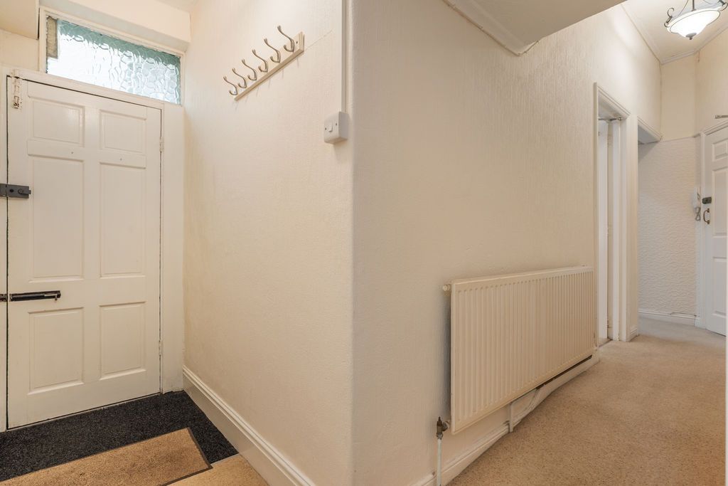 Property photo 2 of 14 Flat 1, 11 Windsor Road