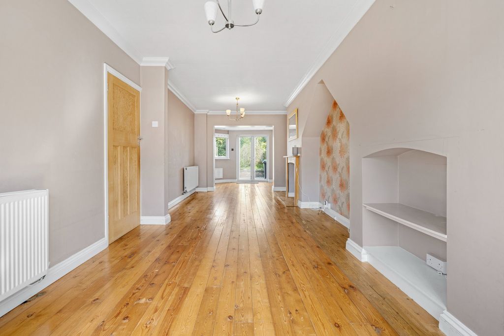 Property photo 3 of 23