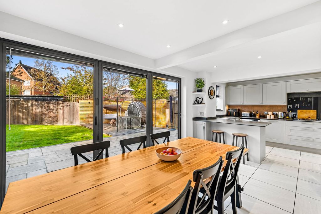 Property photo 3 of 19