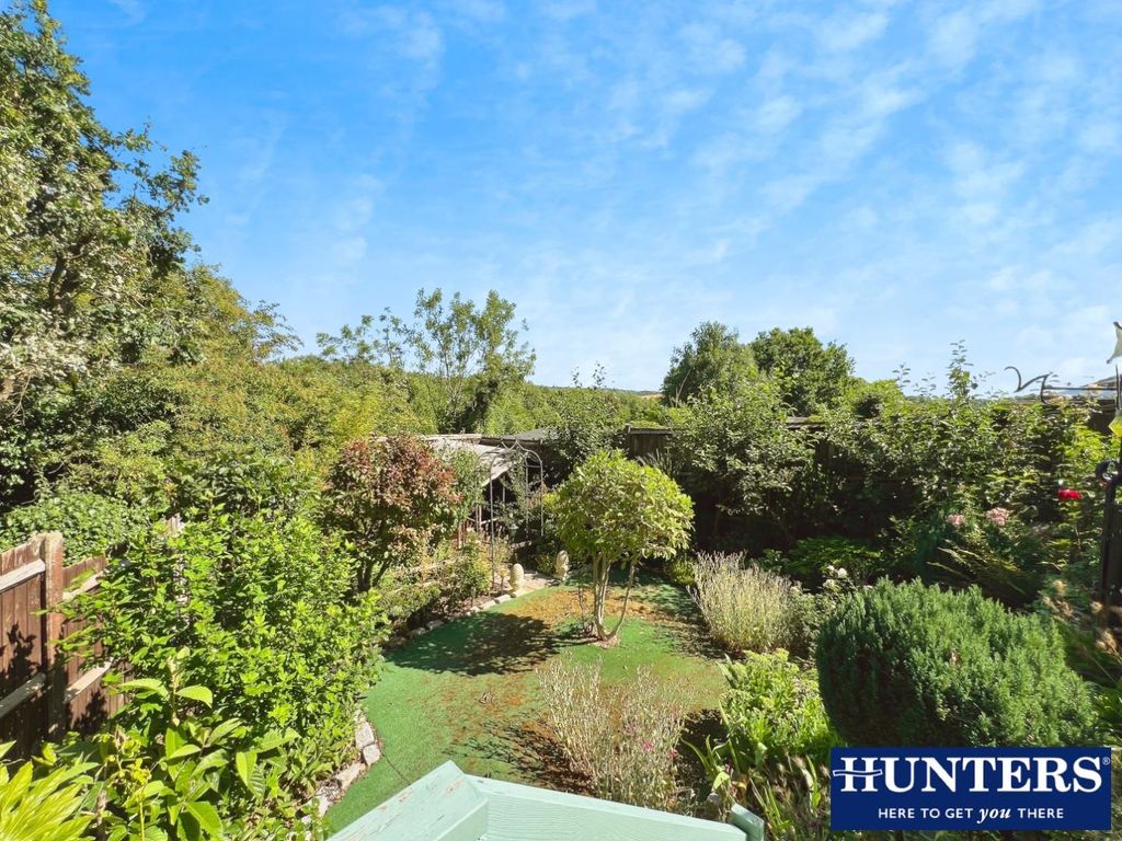 Property photo 2 of 27