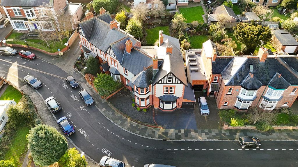 Property photo 2 of 45