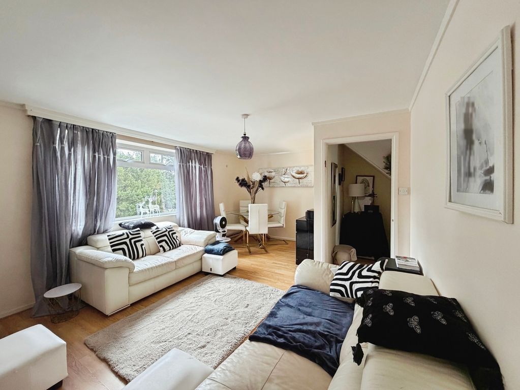 Property photo 2 of 10 Pbox-Img.Jpg