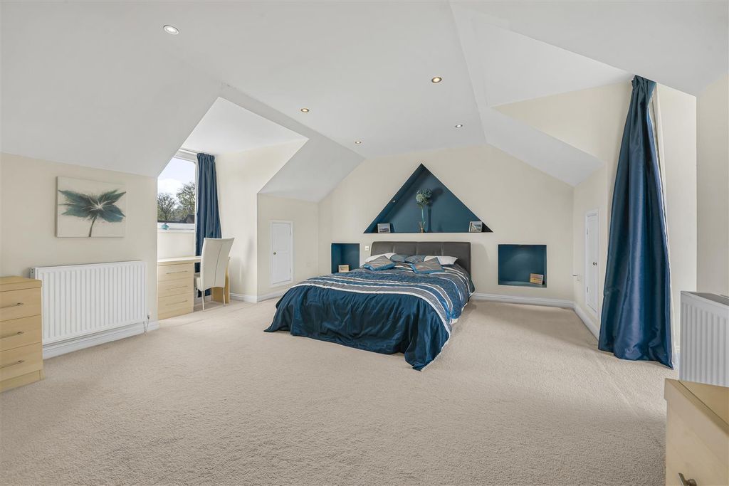 Property photo 3 of 38