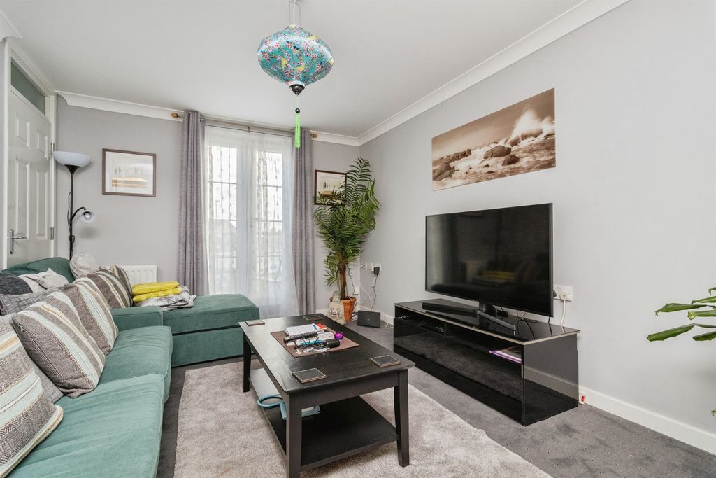 Property photo 3 of 16