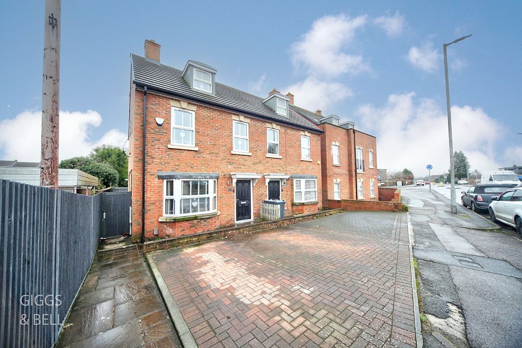 Property photo 1 of 22 3879160