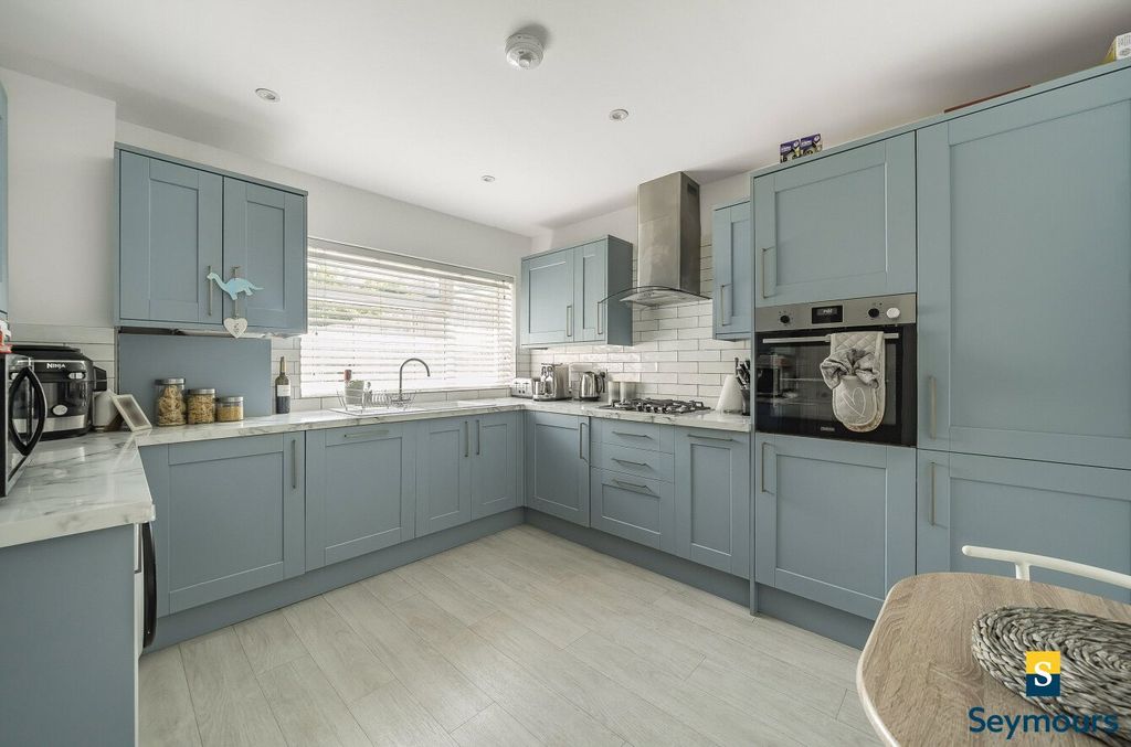 Property photo 2 of 15 Kitchen