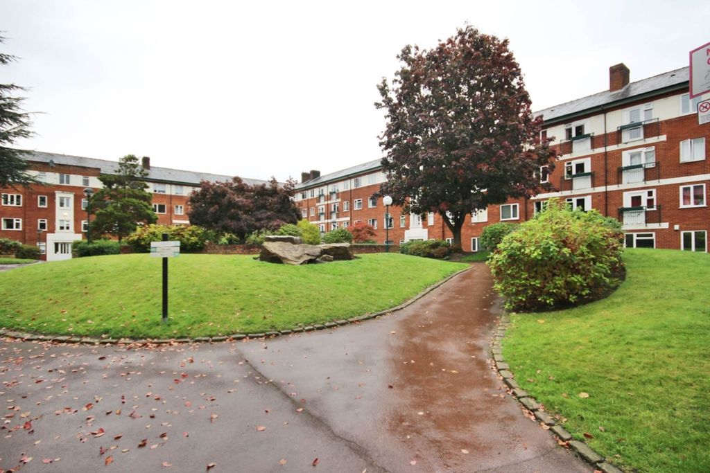 Property photo 2 of 8