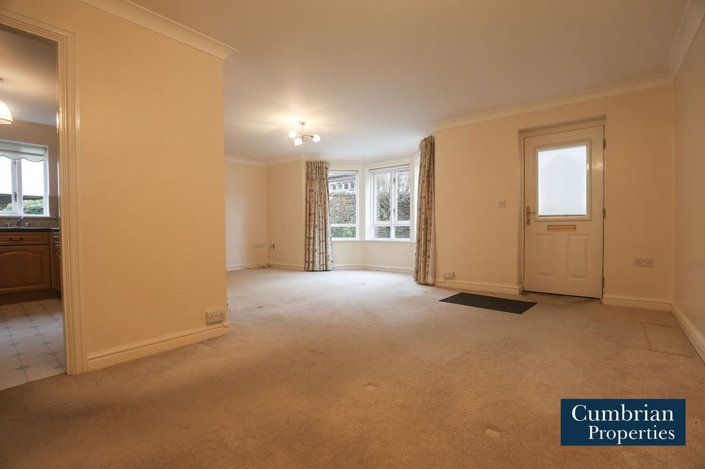 Property photo 2 of 11 Lounge