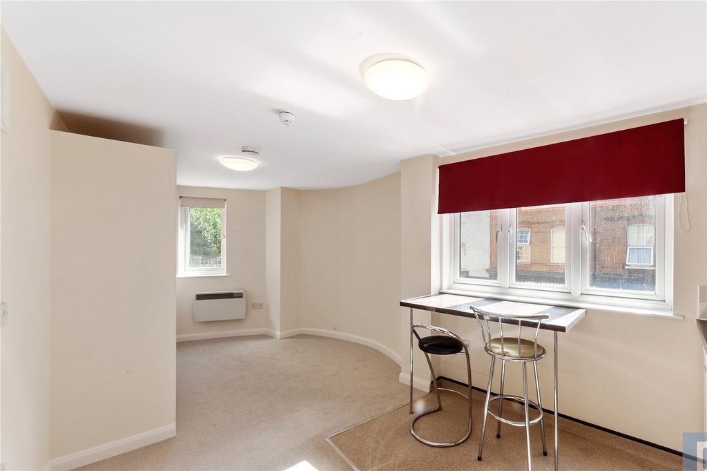 Property photo 1 of 10 Picture No. 02