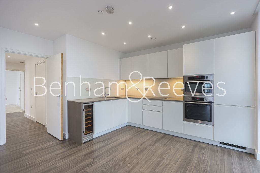 Property photo 3 of 13