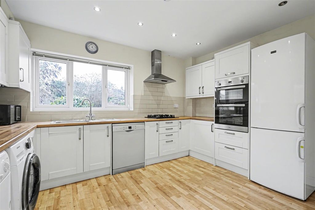 Property photo 3 of 15 Kitchen