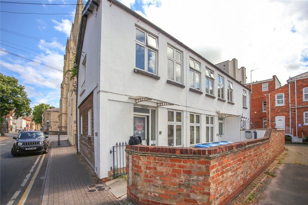 Property photo 2 of 6 Picture No. 06