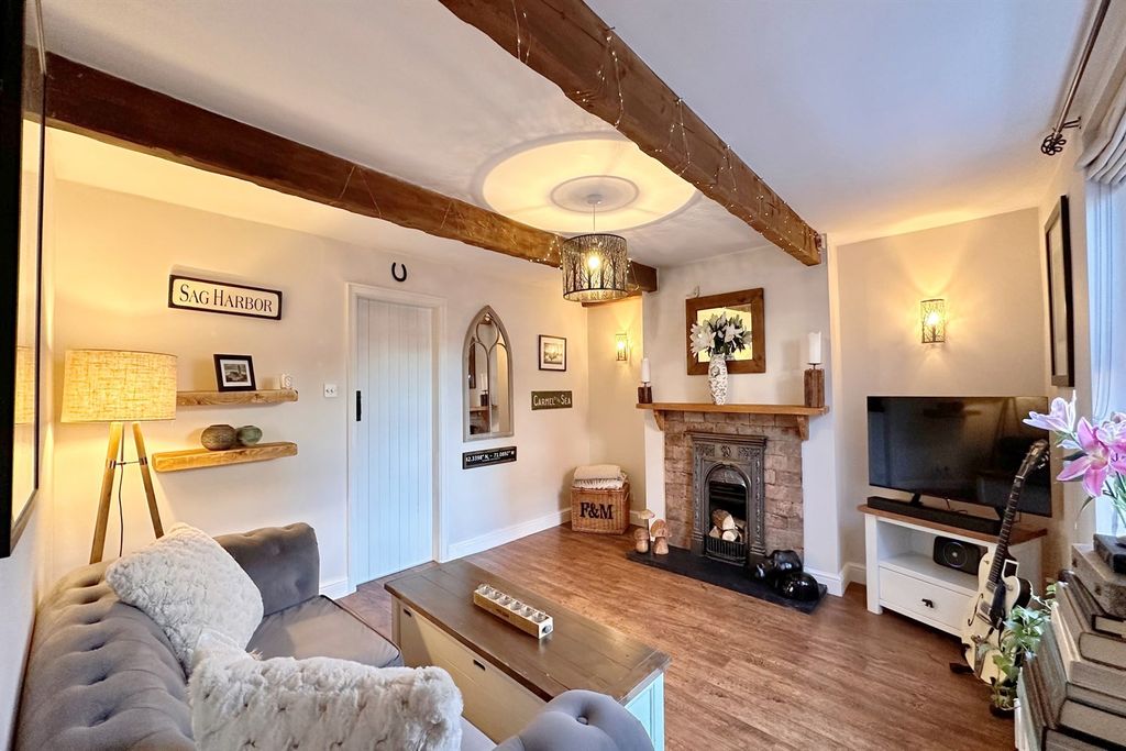 Property photo 2 of 20 Lounge