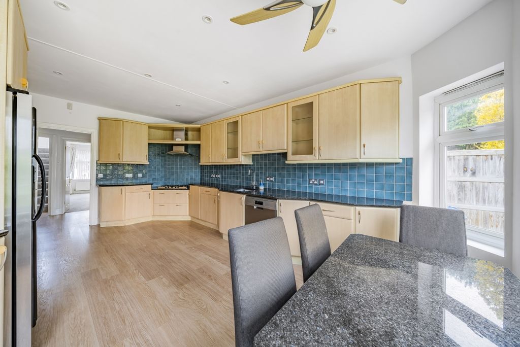 Property photo 3 of 15 1104555 (4)