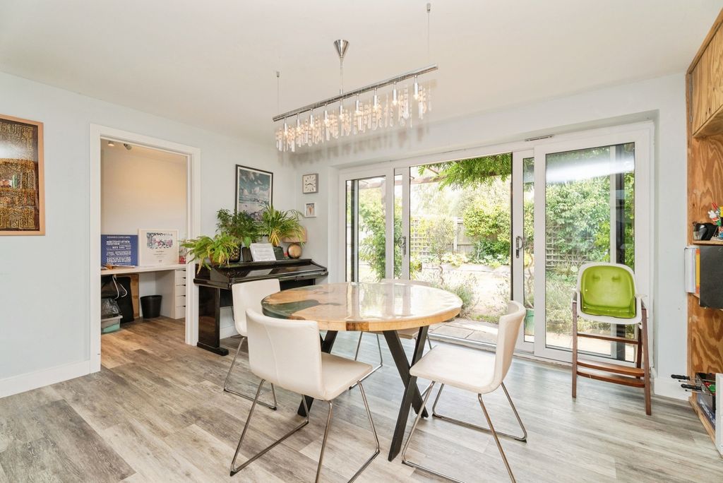 Property photo 3 of 29 Pbox-Img.Jpg